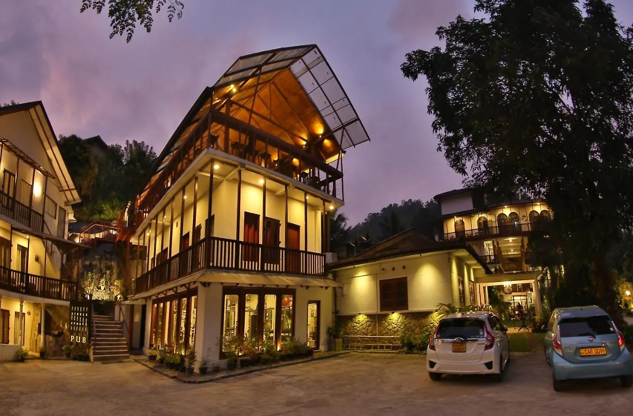 Sizzle Sports Club Hostel Kandy