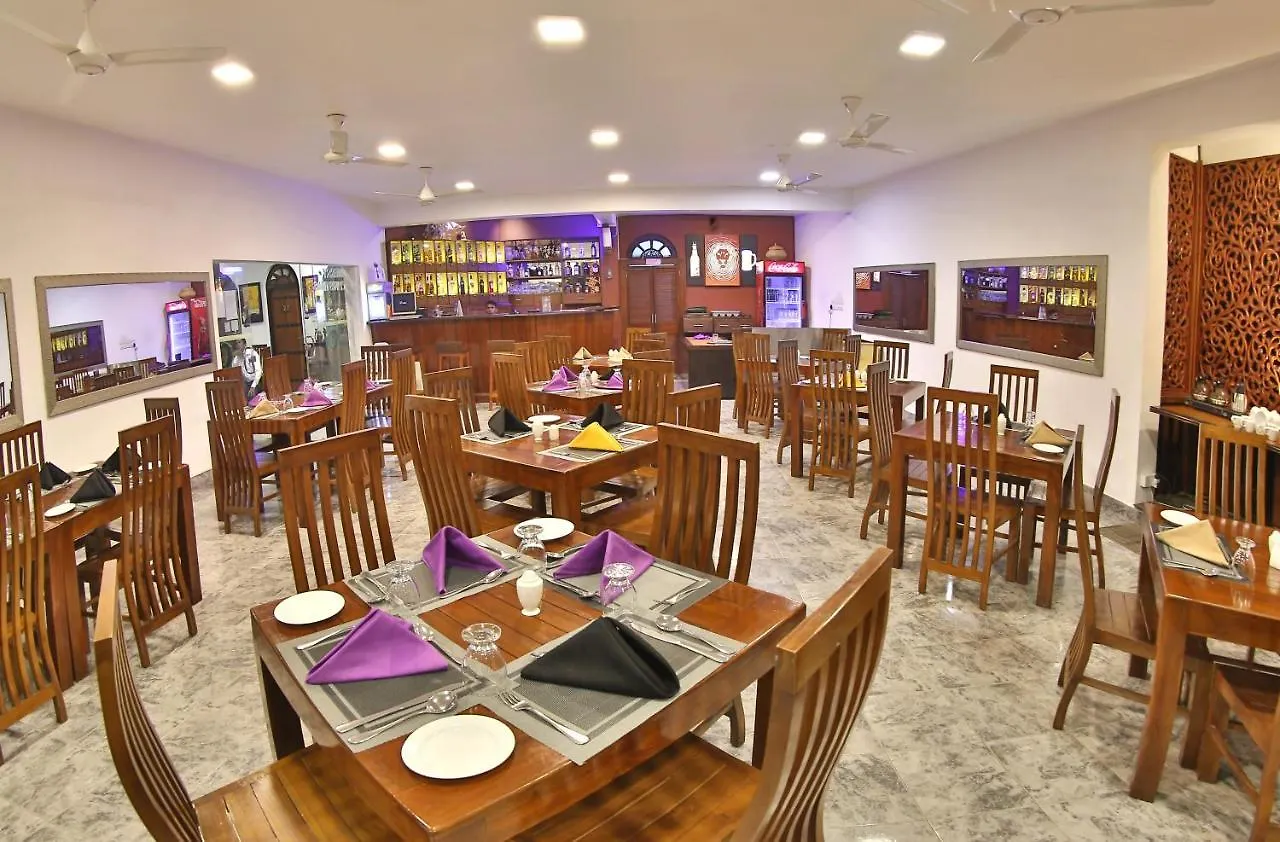 Sizzle Sports Club Hostel Kandy