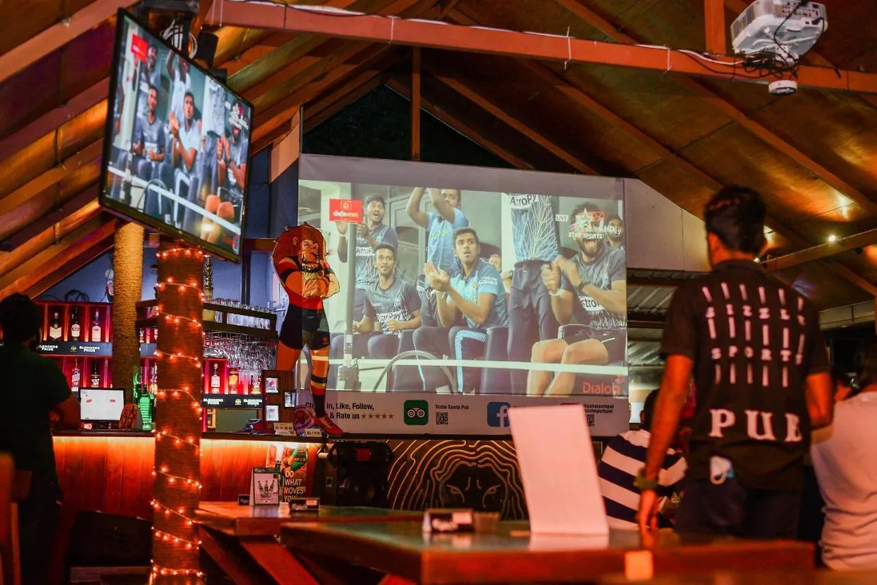 بيت شباب Sizzle Sports Club كاندي