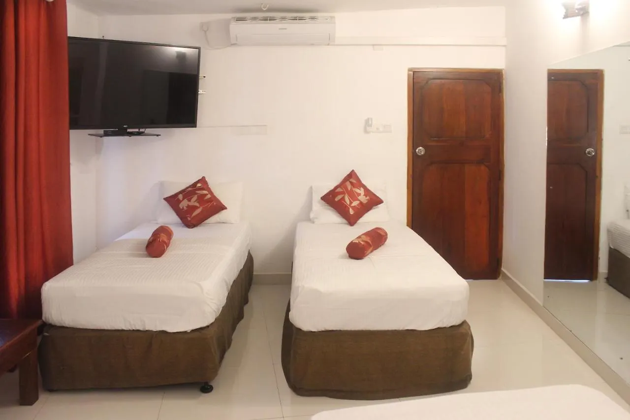 Sizzle Sports Club Hostel Kandy